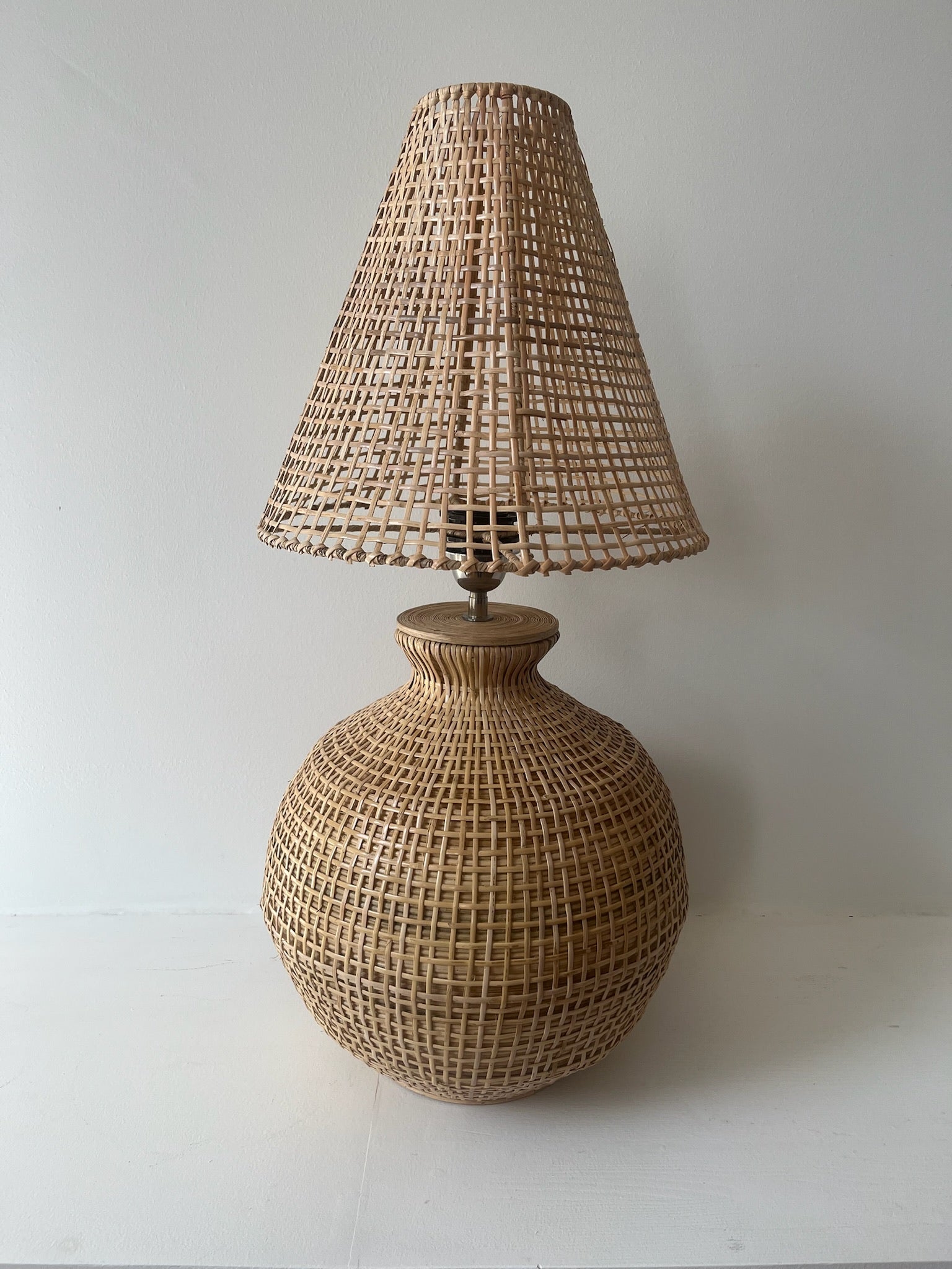 Woven Rattan Table Lamp
